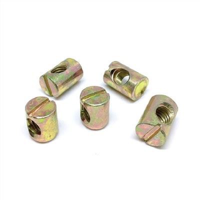 Tuerca cruzada de latón